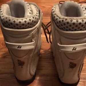 Ride snowboard boots
